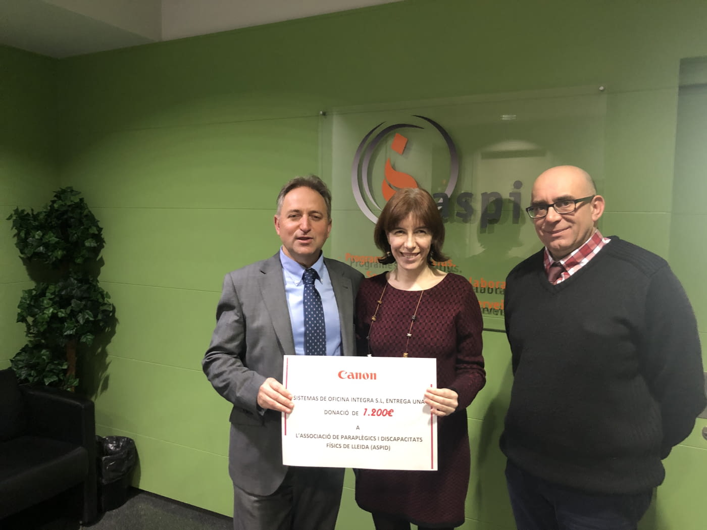 Donación de CANON a ASPID dirigida a su proyecto asociativo